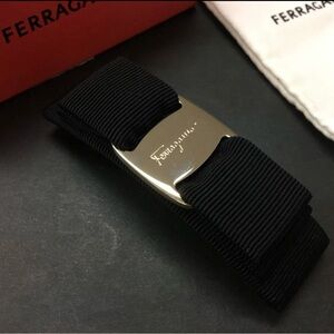 Salvatore Ferragamo Vara Ribbon Hair Clip